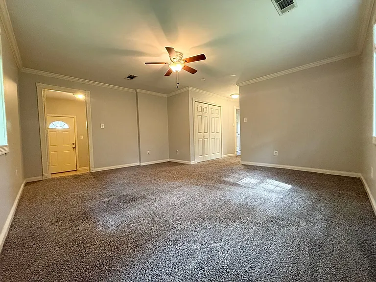 9115 Oak Grove Ln — Photo 18
