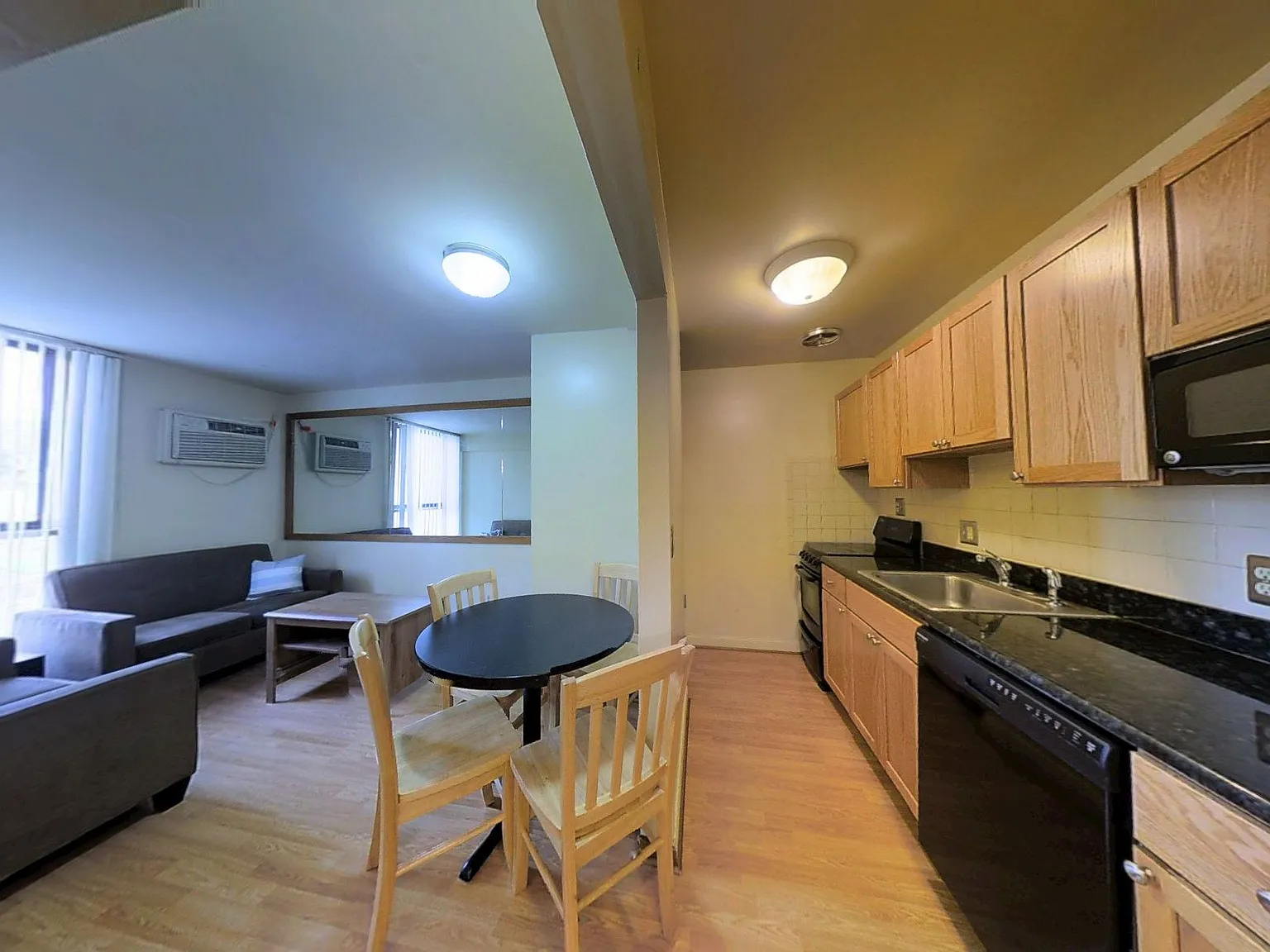 808 Oakland — Photo 1