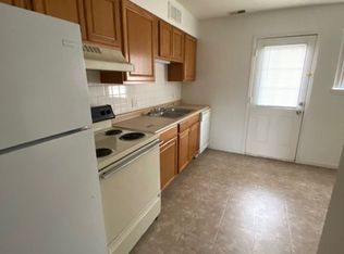 Lincolnshire West, Champaign, IL 61821