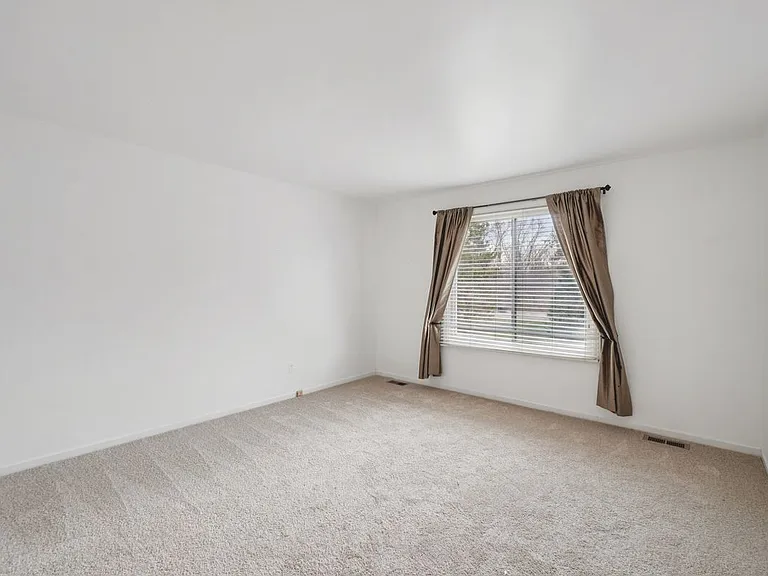 2799 Lochmoor Blvd — Photo 24