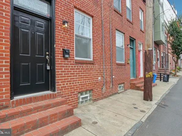 924 N Bambrey St, Philadelphia, PA 19130