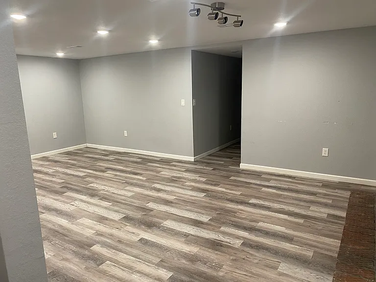 6863 Anderson Ave — Photo 33