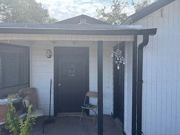 5th image of 325 E 6th St