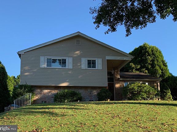 2nd image of 1741 Josie Ln