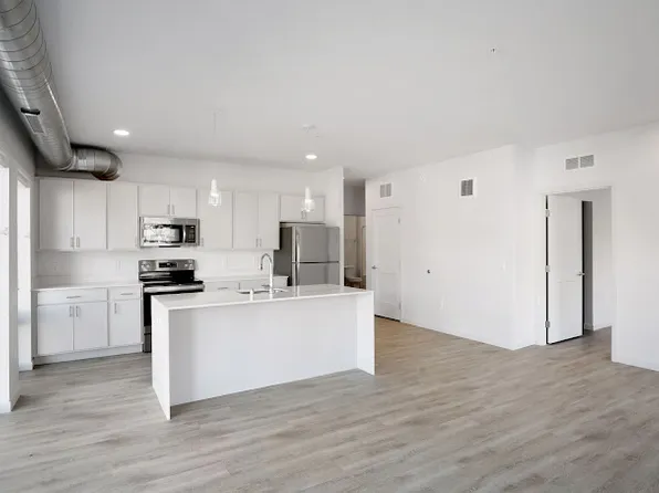 LH44, 2618 W 44th St #2B-2Ba-1084Sqft, Minneapolis, MN 55410