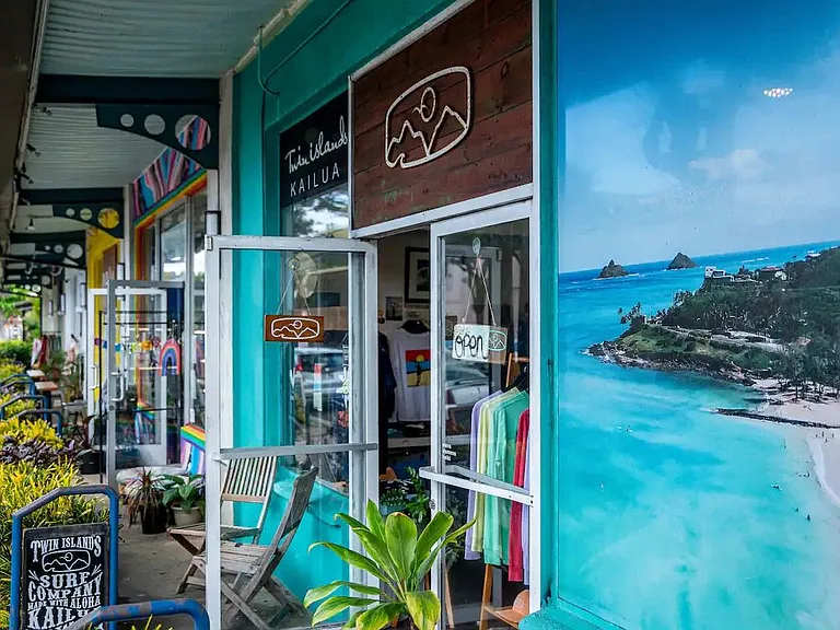 located in Kailua Town