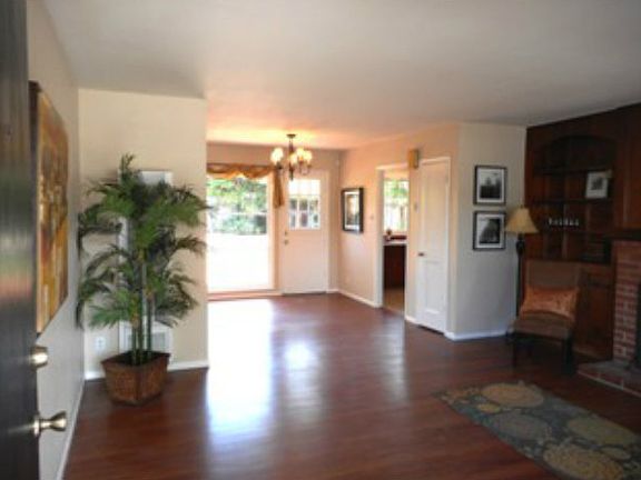 3rd image of 1747 Cottage Grove Ave