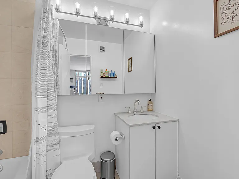 145 E 48th St #35A — Photo 10