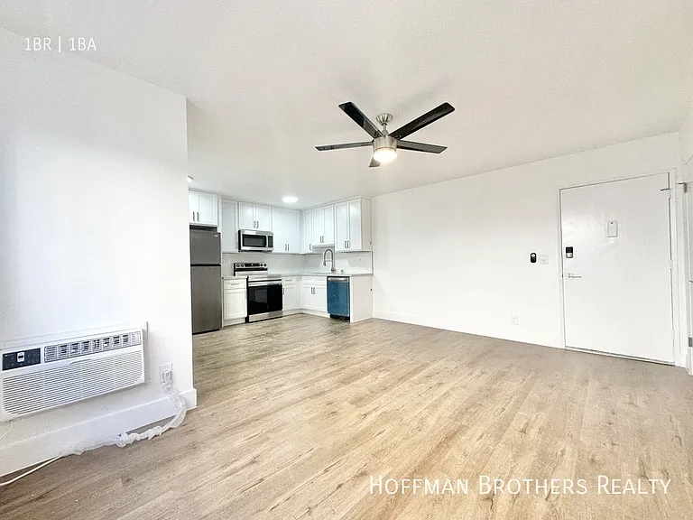 5111 Harold Way #302 — Photo 4