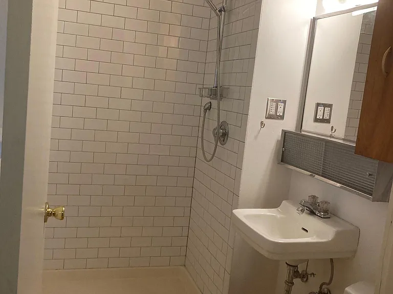 5320 SE Schiller St #3 — Photo 7
