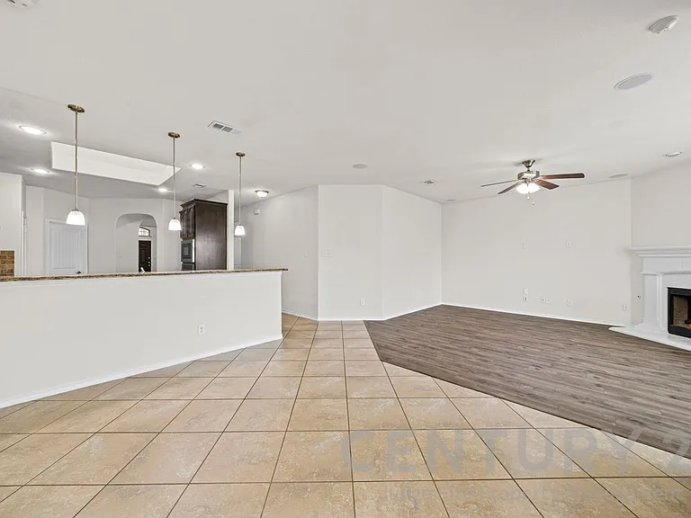 1205 Crest Ridge Dr — Photo 4