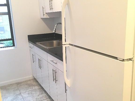 4th image of 4305 47th St APT A21