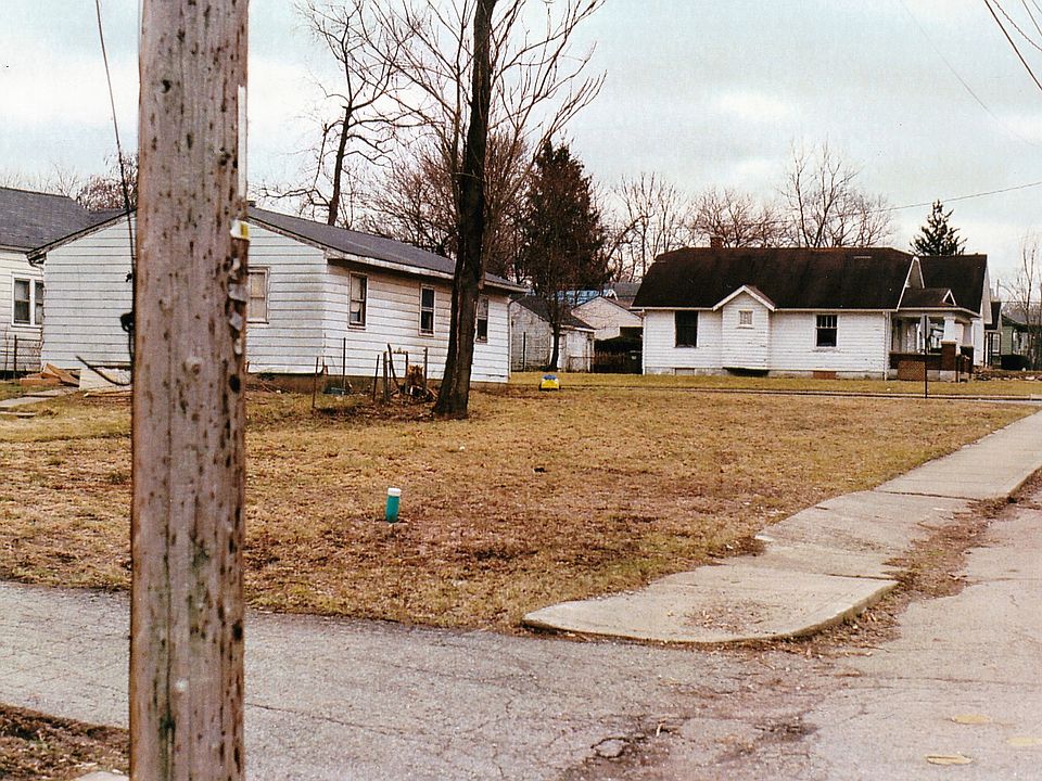 2nd image of 1120 W 11th St