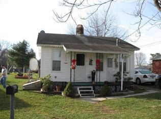 109 D St, Austinville, VA 24312