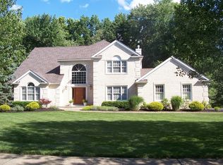 3 Mark Twain Dr, Morristown, NJ 07960