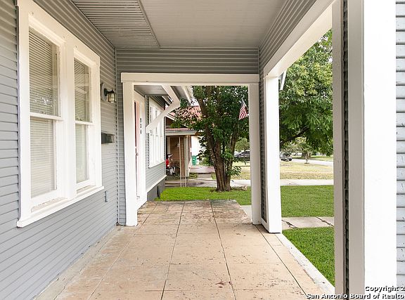 3rd image of 934 Bailey Ave