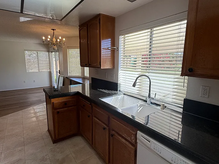 7325 Rock Canyon Dr — Photo 4
