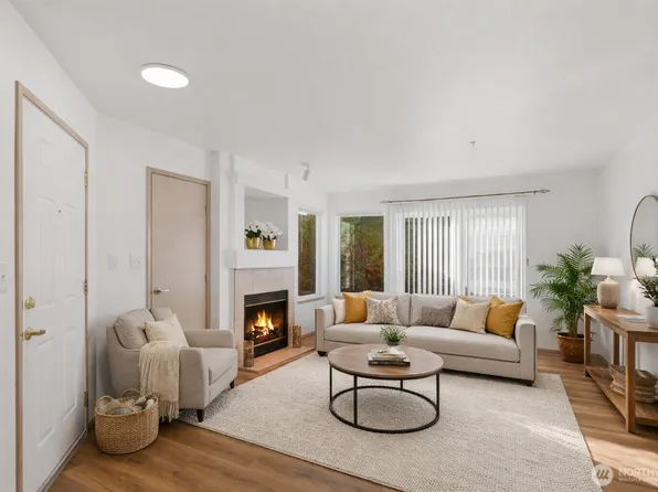 11130 SE 208th Street #H102, Kent, WA 98031