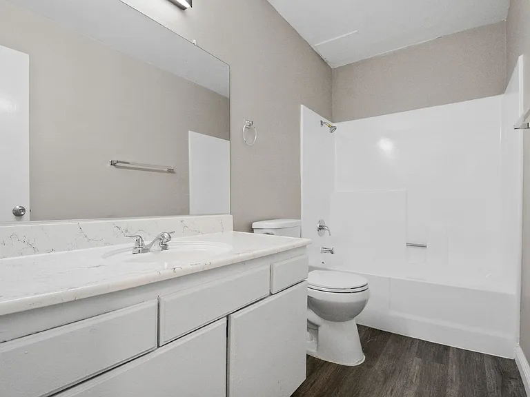 Mountain View Apartments — Photo 8