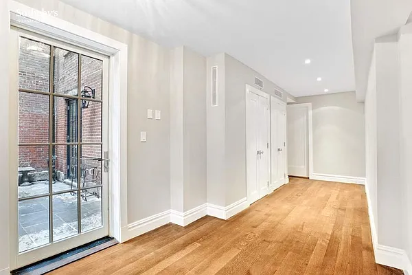 Rented by Sotheby's International Realty | media 18