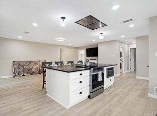 414 Hideaway Ln E, Hideaway, TX 75771