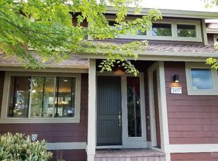 1375 Highland View Loop, Redmond, OR 97756