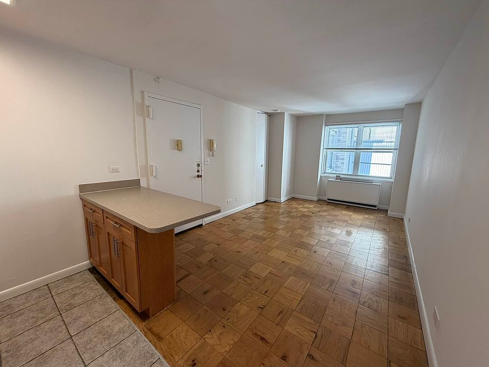 1st image of 1470 1st Ave APT 4J