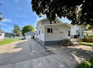 2013 Thomas St, Marinette, WI 54143