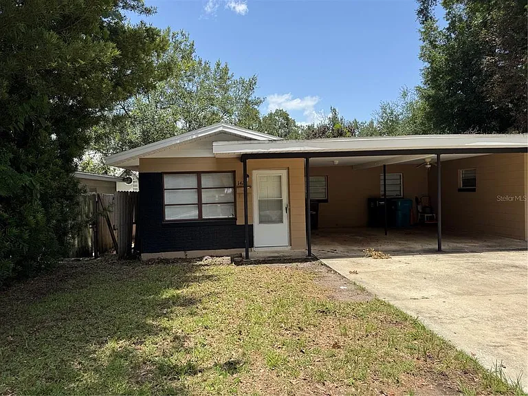 1421 Noble Pl — Photo 2