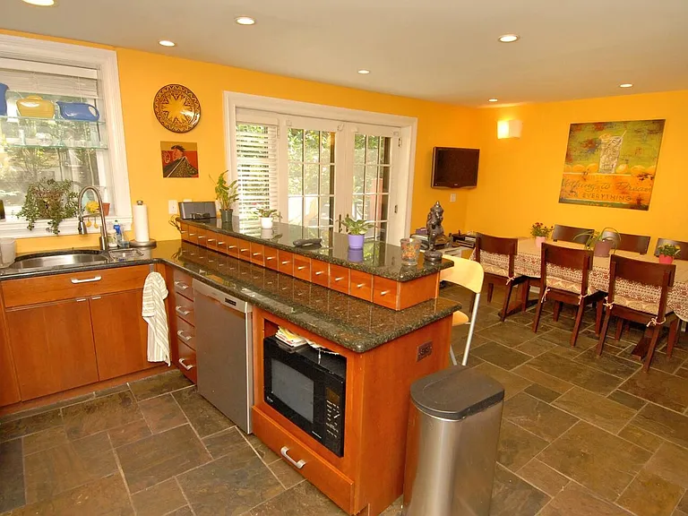 118 Dean St #1 — Photo 2