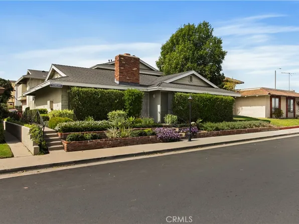 17021 Pinehurst Ln, Huntington Beach, CA 92647