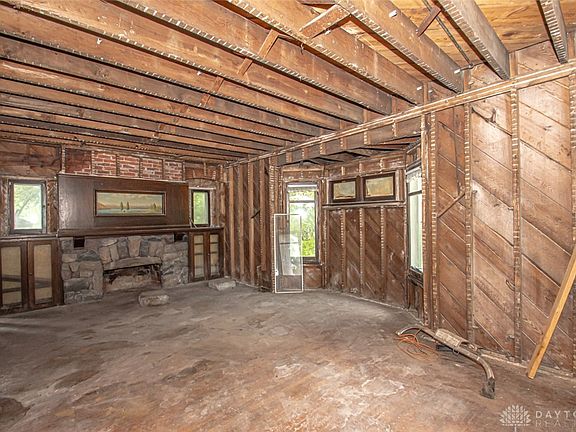 5th image of 111 Forest Ave