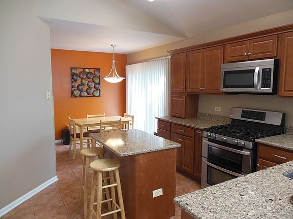 5th image of 11 E Honeysuckle Dr
