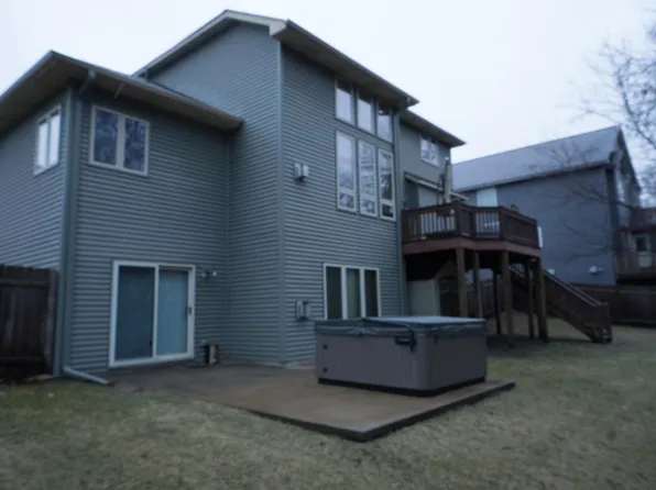 1702 Cloud Dr NE, Blaine, MN 55449