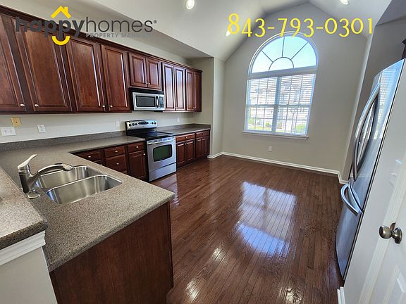 4th image of 125 Winding River Dr #1