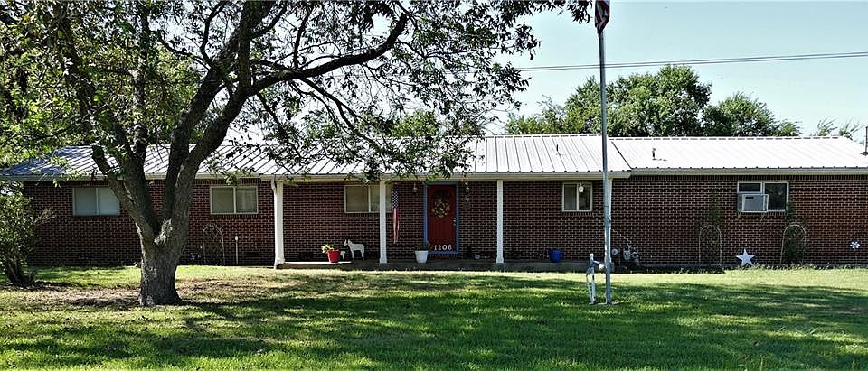 1st image of 1206 E Yeagua St