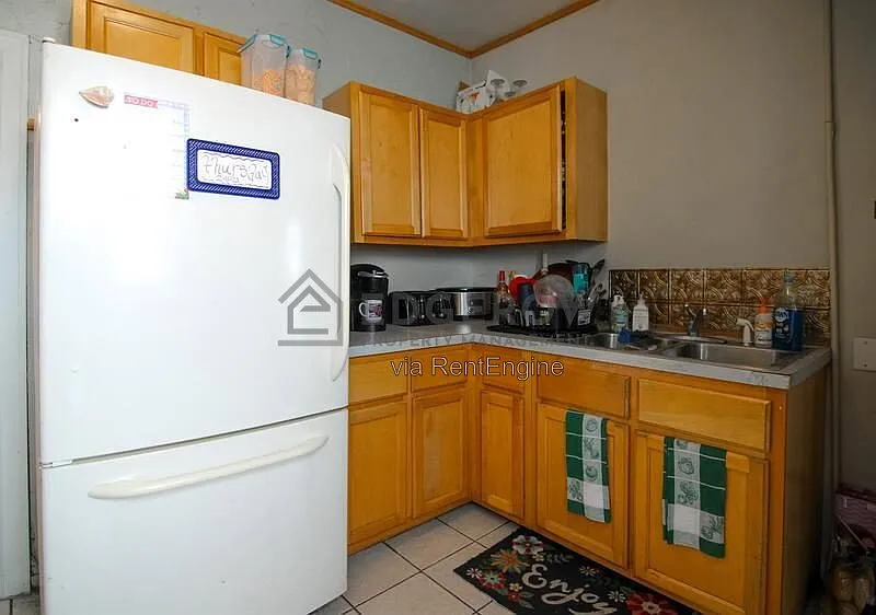 4 bed, 2.5 bath, $2,450 — Photo 3