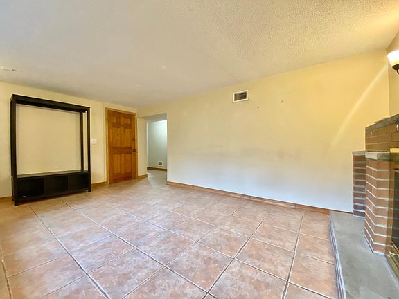 4th image of 65 Pine Hill Ln #1
