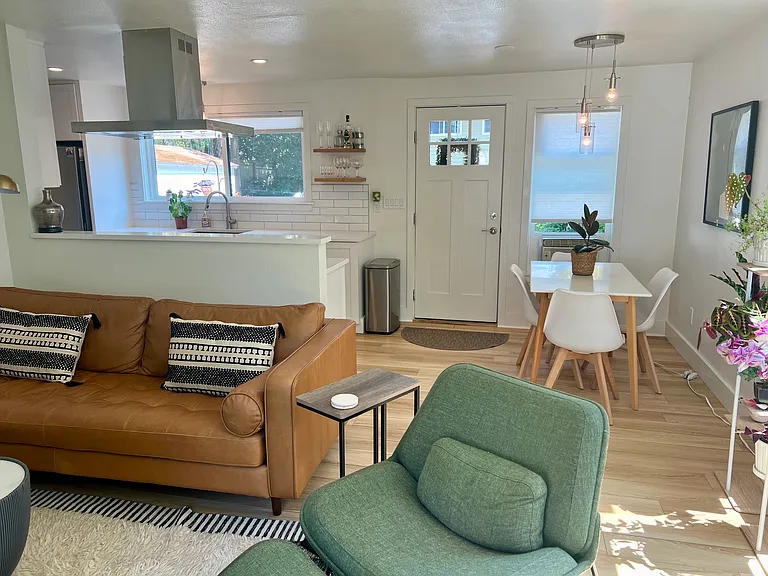 3550 N Albina Ave — Photo 4