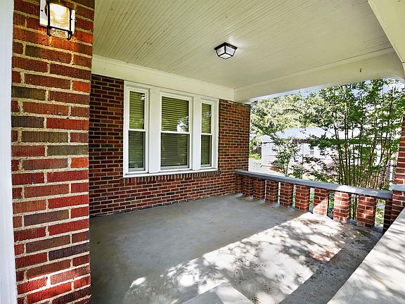 5th image of 517 Creswell Ave