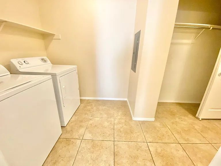 6868 Sky Pointe Dr #1035 — Photo 5