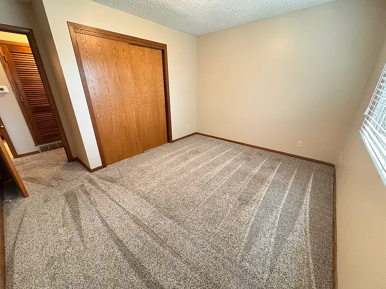 5120 Emerald Dr #13 — Photo 8
