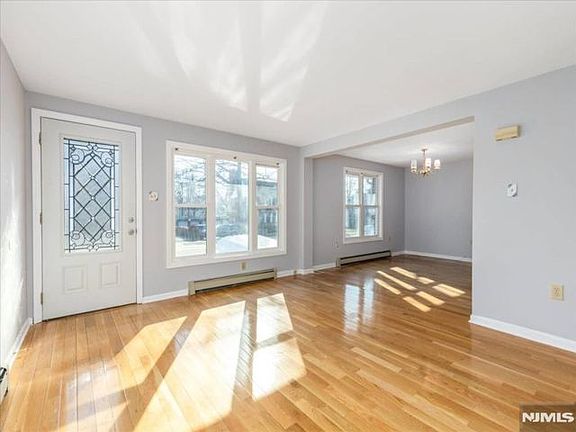 2nd image of 418 Union Ave