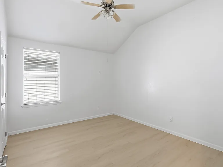 417 Niagara Falls Dr — Photo 29
