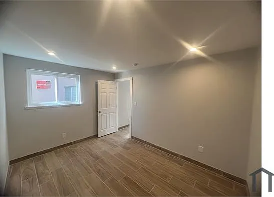 14248 Gilmore St #1 — Photo 12