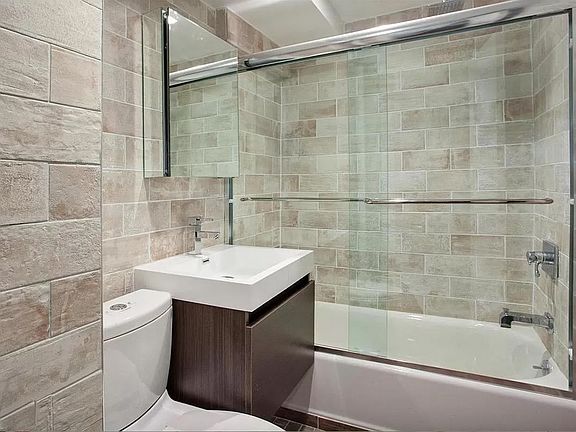 4th image of 25 Tudor City Pl APT 909