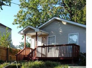 2747 W Market St, Louisville, KY 40212