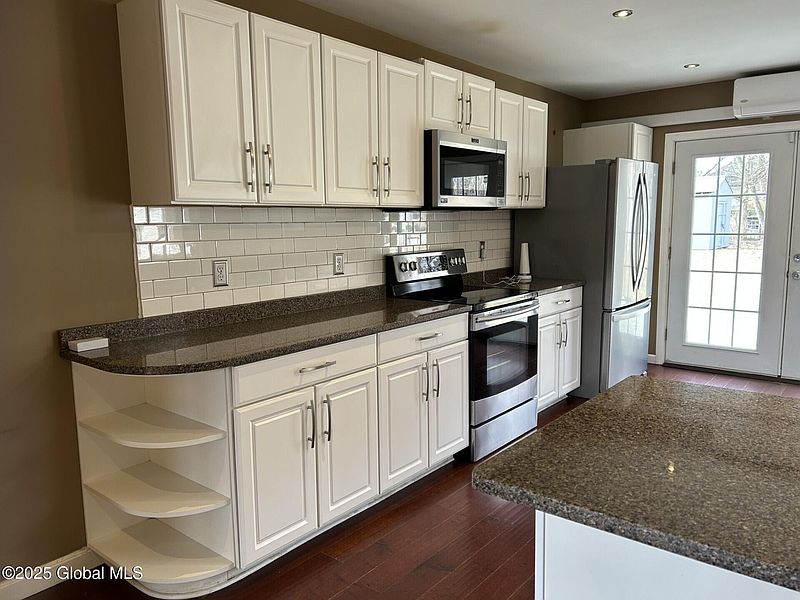4th image of 26 Marinello Terrace