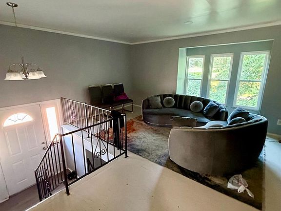 2nd image of 6230 Ridgeacres Dr #J-1