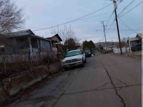 Exterior Neighborhood (street photo)